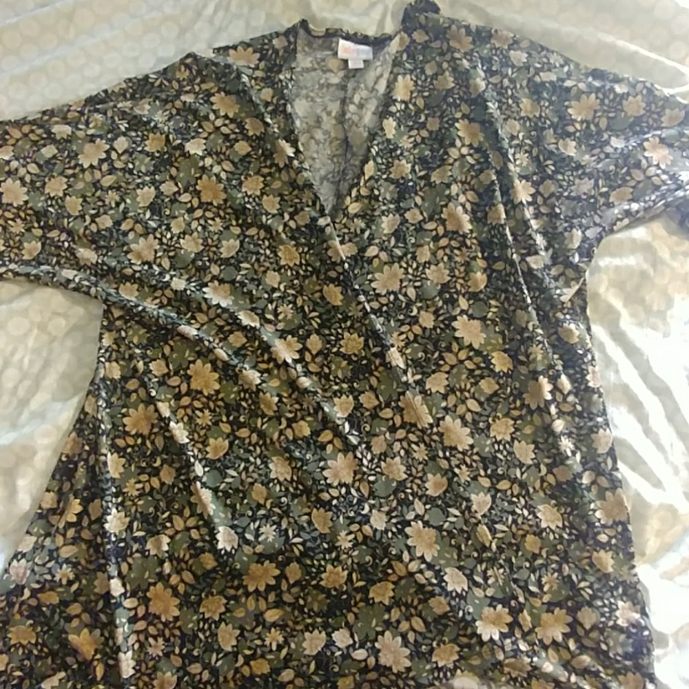 BOGO Free Sale! EUC Lularoe Lindsay!